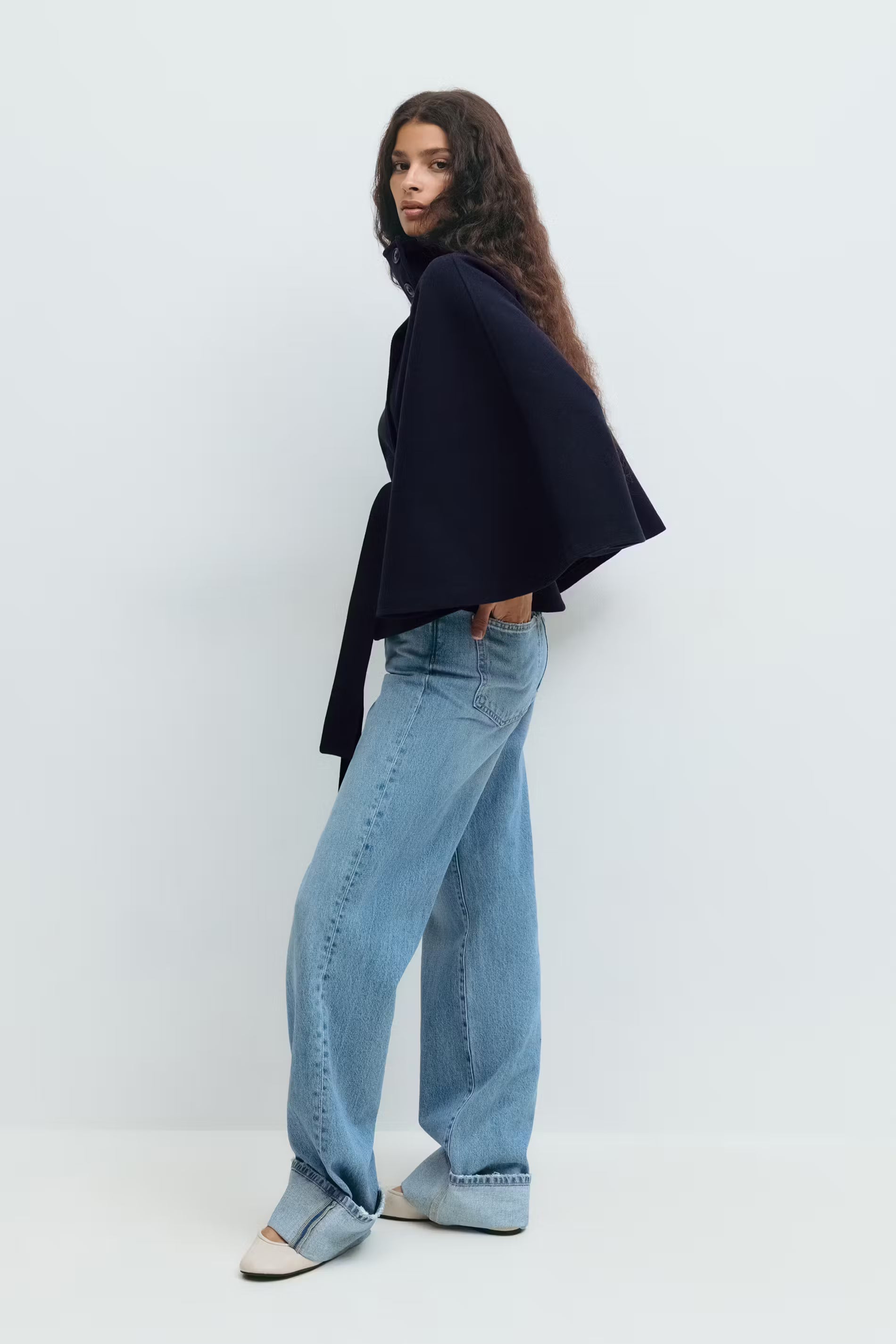 Lara™ | Cape-Mantel mit Taillengürtel & Stehkragen